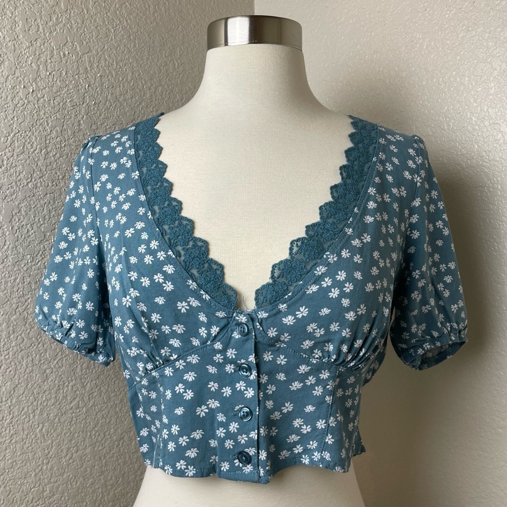 Kendall & Kylie Cropped Teal Floral Lace-Trim Puff Sleeve Top